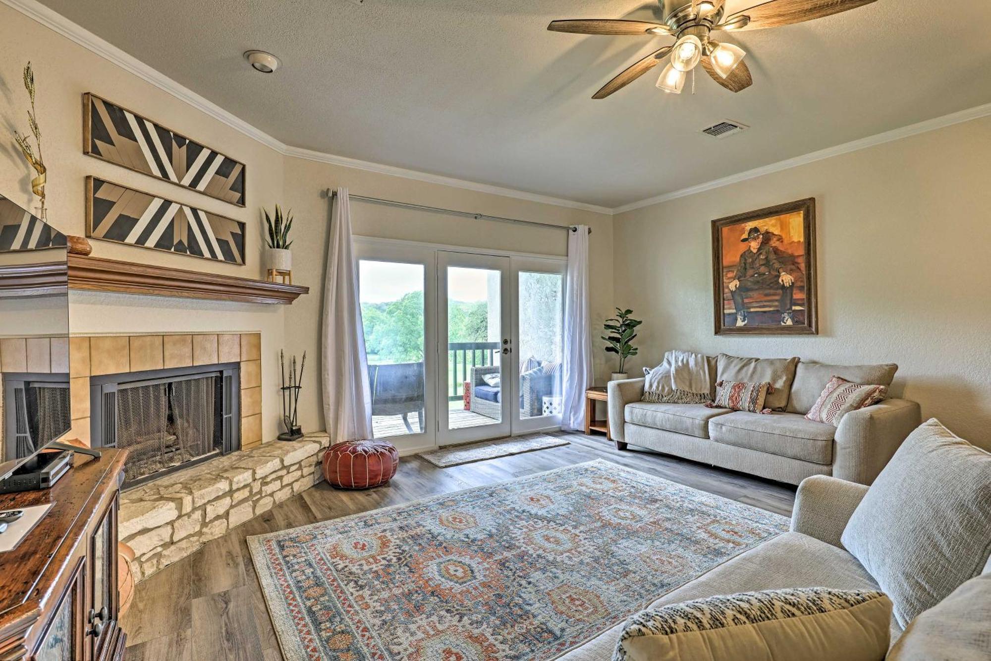 Modern Lakeside Golf Course Retreat With Deck! Canyon Lake Exteriér fotografie